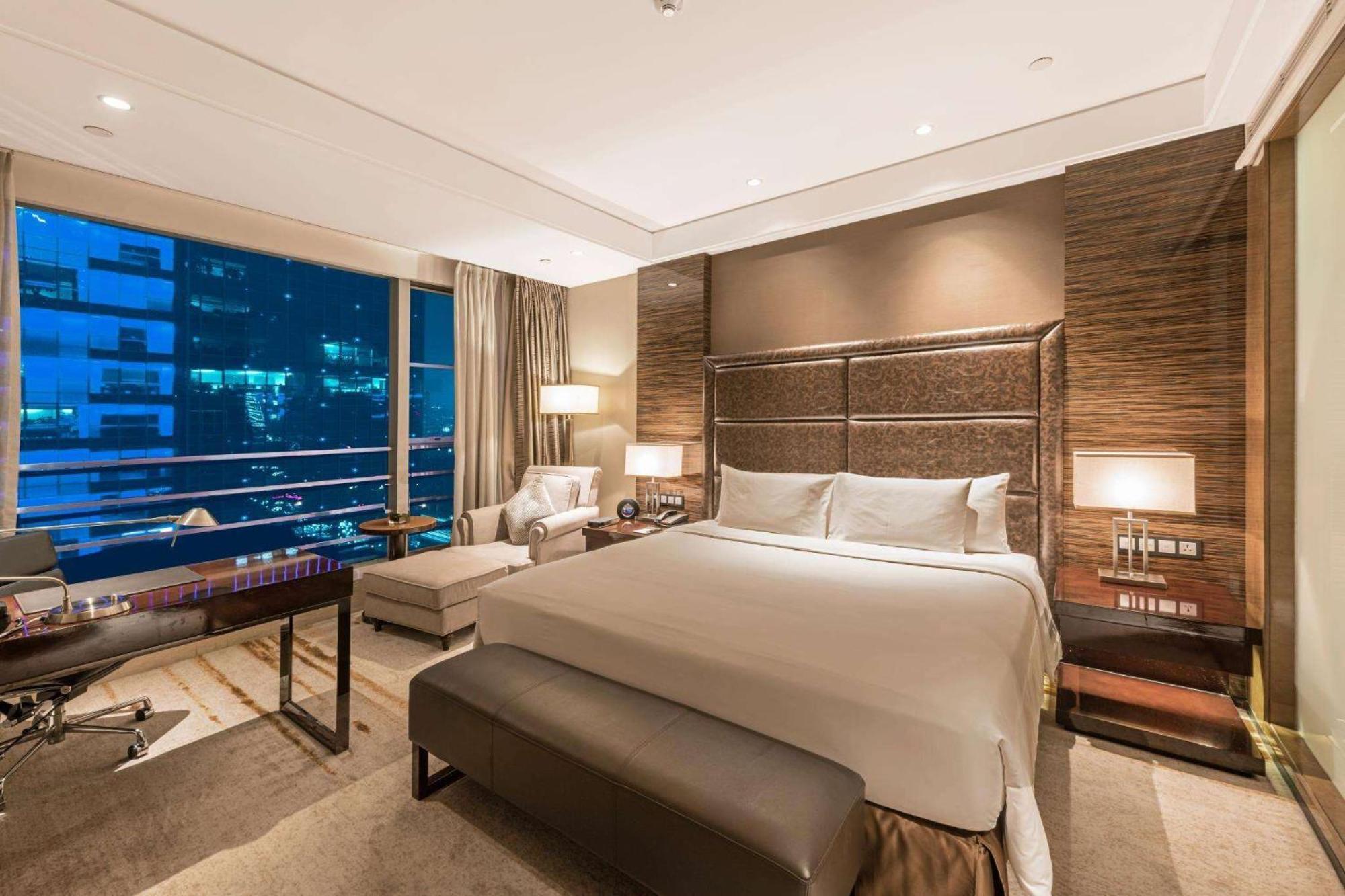 Howard Johnson Hi - Tech Plaza Чэнду Экстерьер фото